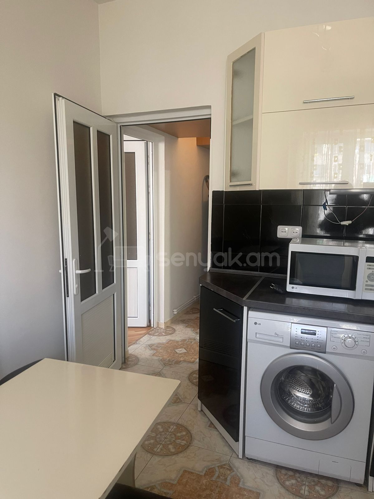 2 Սենյականոց Բնակարան, 72քմ, 9/10 հարկ, Կապիտալ Վերանորոգված, Կահավորված, Արևկող