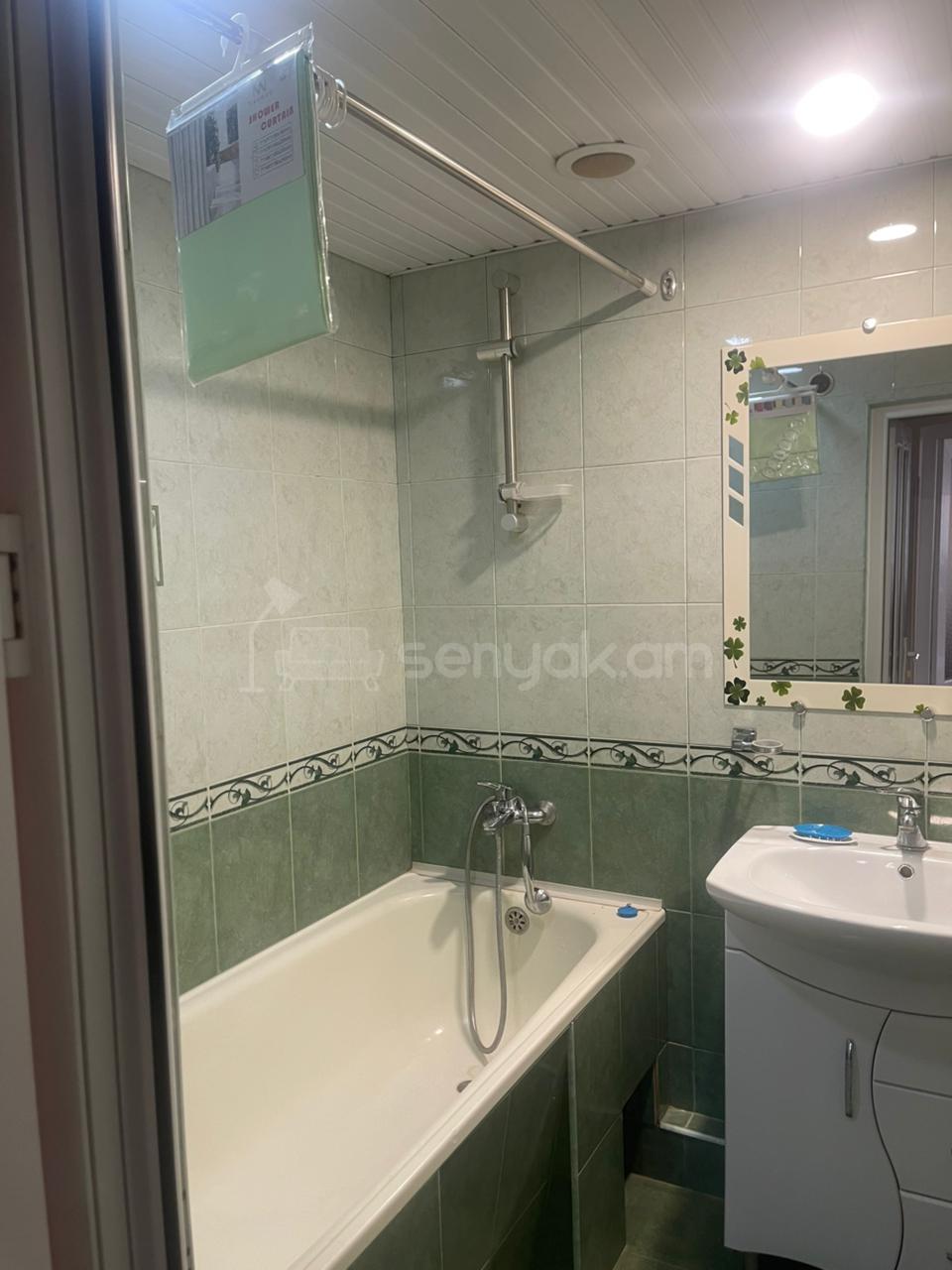 2 Սենյականոց Բնակարան, 72քմ, 9/10 հարկ, Կապիտալ Վերանորոգված, Կահավորված, Արևկող