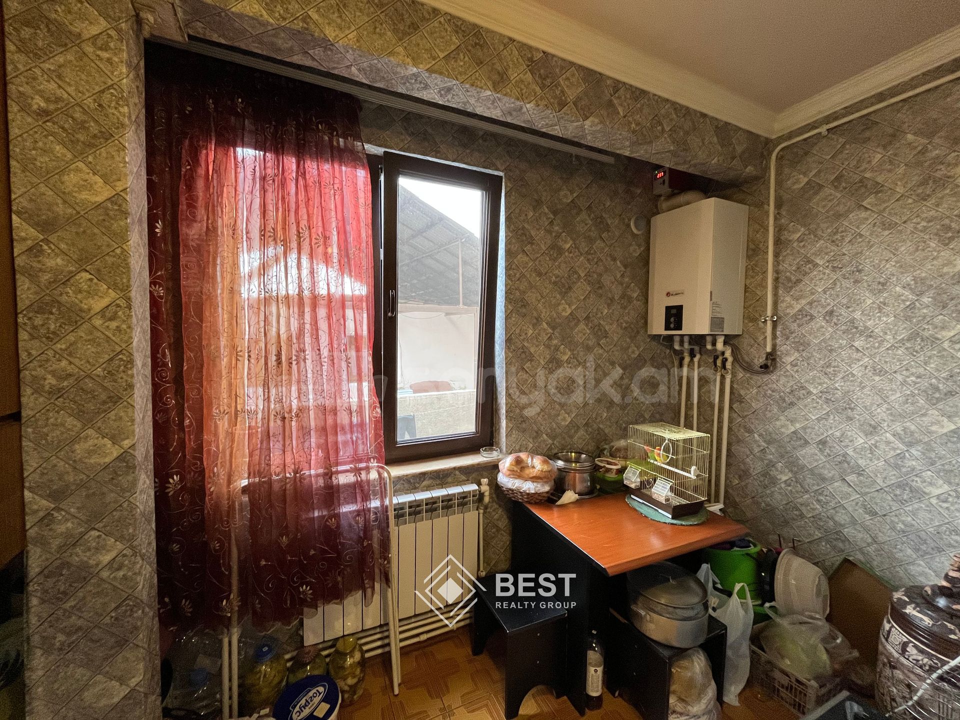 2 Սենյականոց Բնակարան Քարե Շենքում, 54քմ, 2/5 հարկ, Կոսմետիկ Վերանորոգված