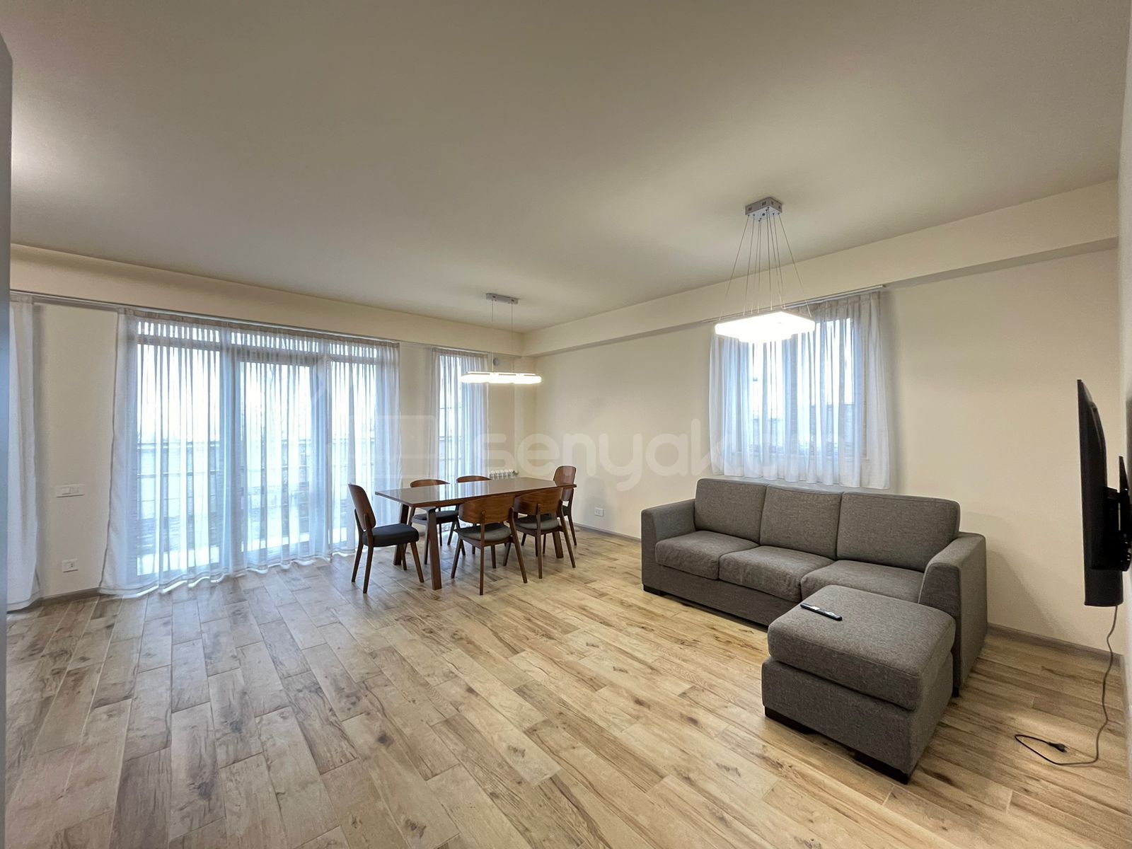 3 Սենյականոց Բնակարան, 78քմ, 1/2 հարկ, Կապիտալ Վերանորոգված, Կահավորված, Արևկող