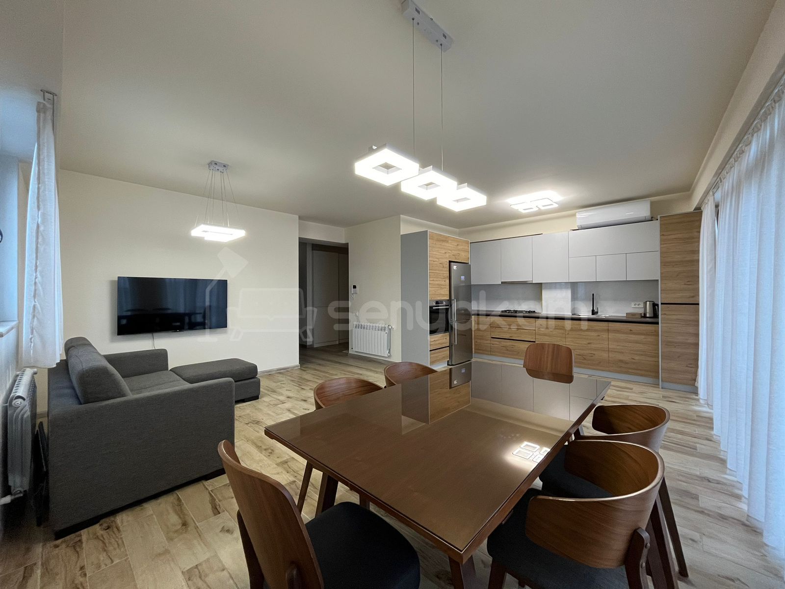 3 Սենյականոց Բնակարան, 78քմ, 1/2 հարկ, Կապիտալ Վերանորոգված, Կահավորված, Արևկող