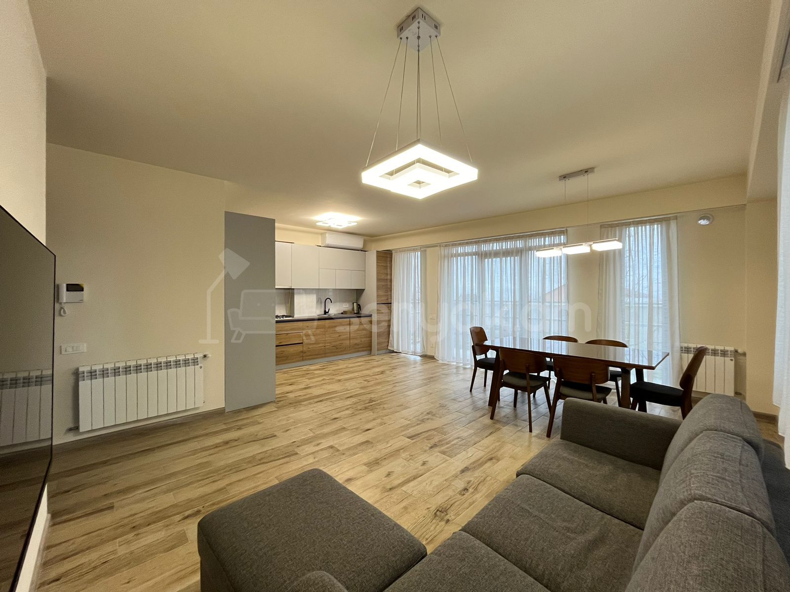 3 Սենյականոց Բնակարան, 78քմ, 1/2 հարկ, Կապիտալ Վերանորոգված, Կահավորված, Արևկող