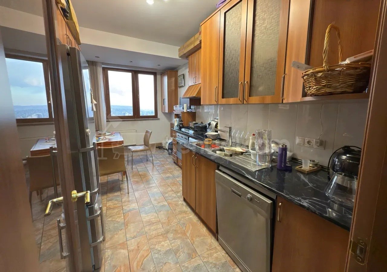 3 Սենյականոց Բնակարան, 89քմ, 7/14 հարկ, Կապիտալ Վերանորոգված