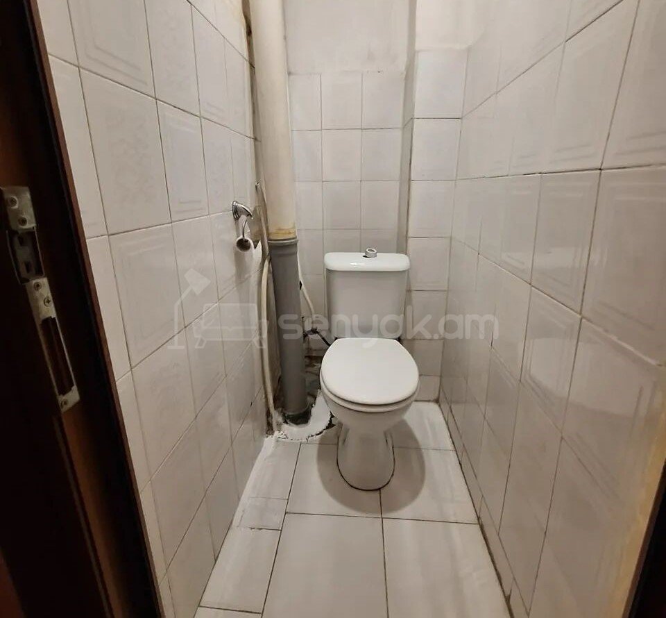 1 Սենյականոց Բնակարան, 41քմ, 9/9 հարկ, Նորմալ Վիճակում