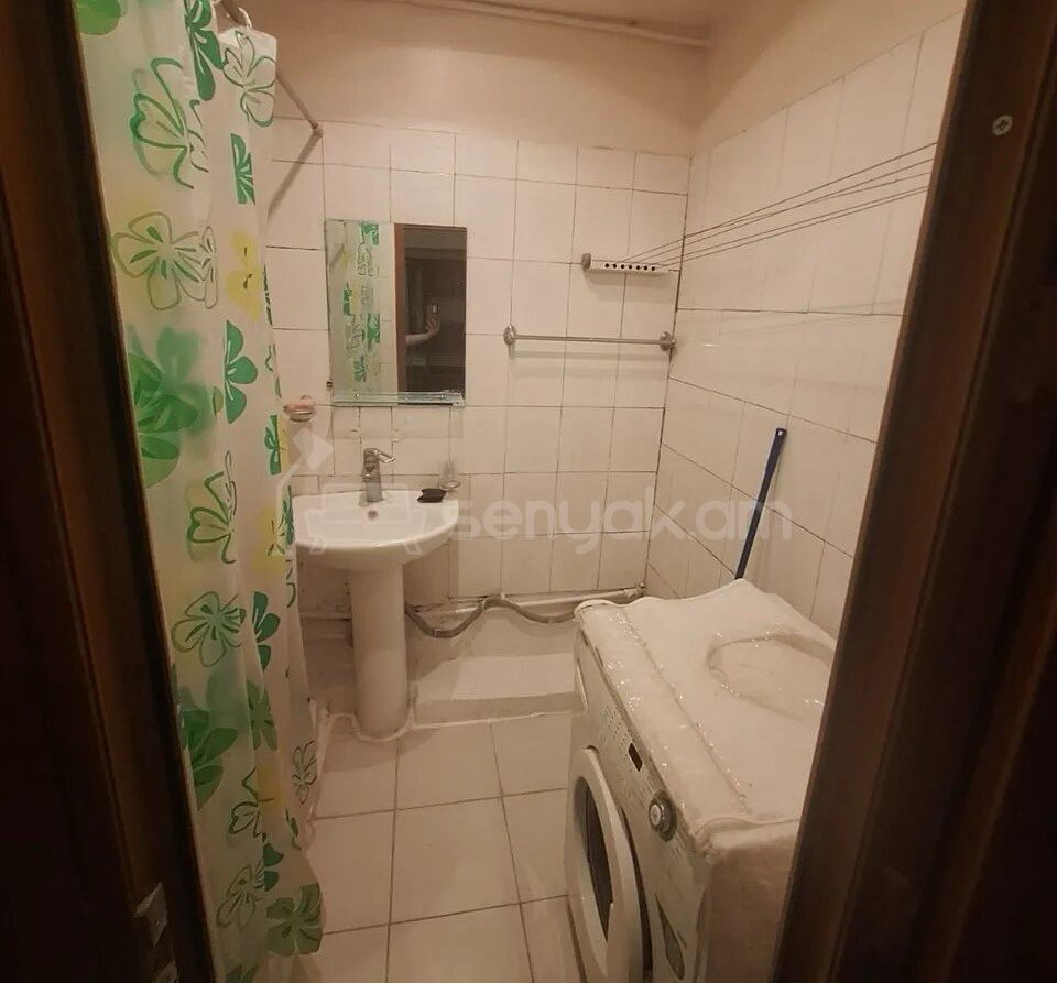 1 Սենյականոց Բնակարան, 41քմ, 9/9 հարկ, Նորմալ Վիճակում