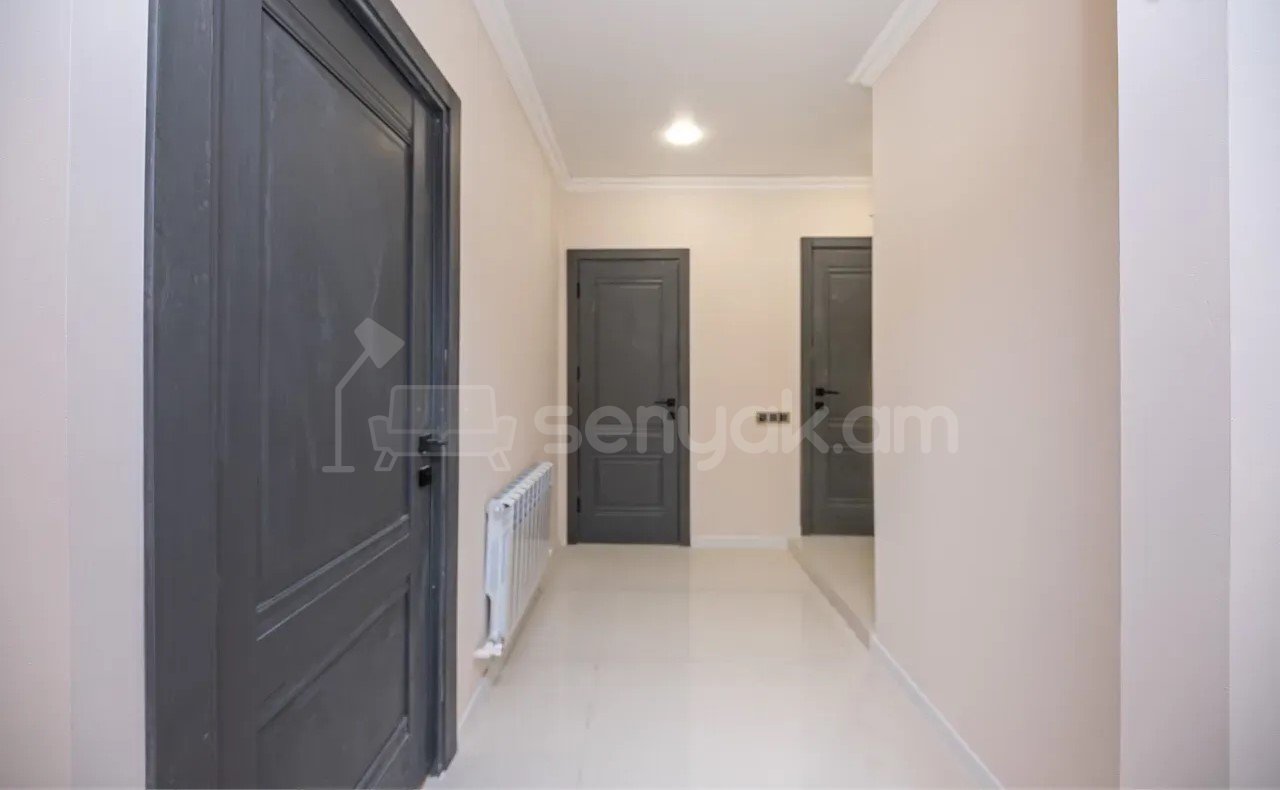 2 Սենյականոց Բնակարան, 42քմ, 2/9 հարկ, Կապիտալ Վերանորոգված