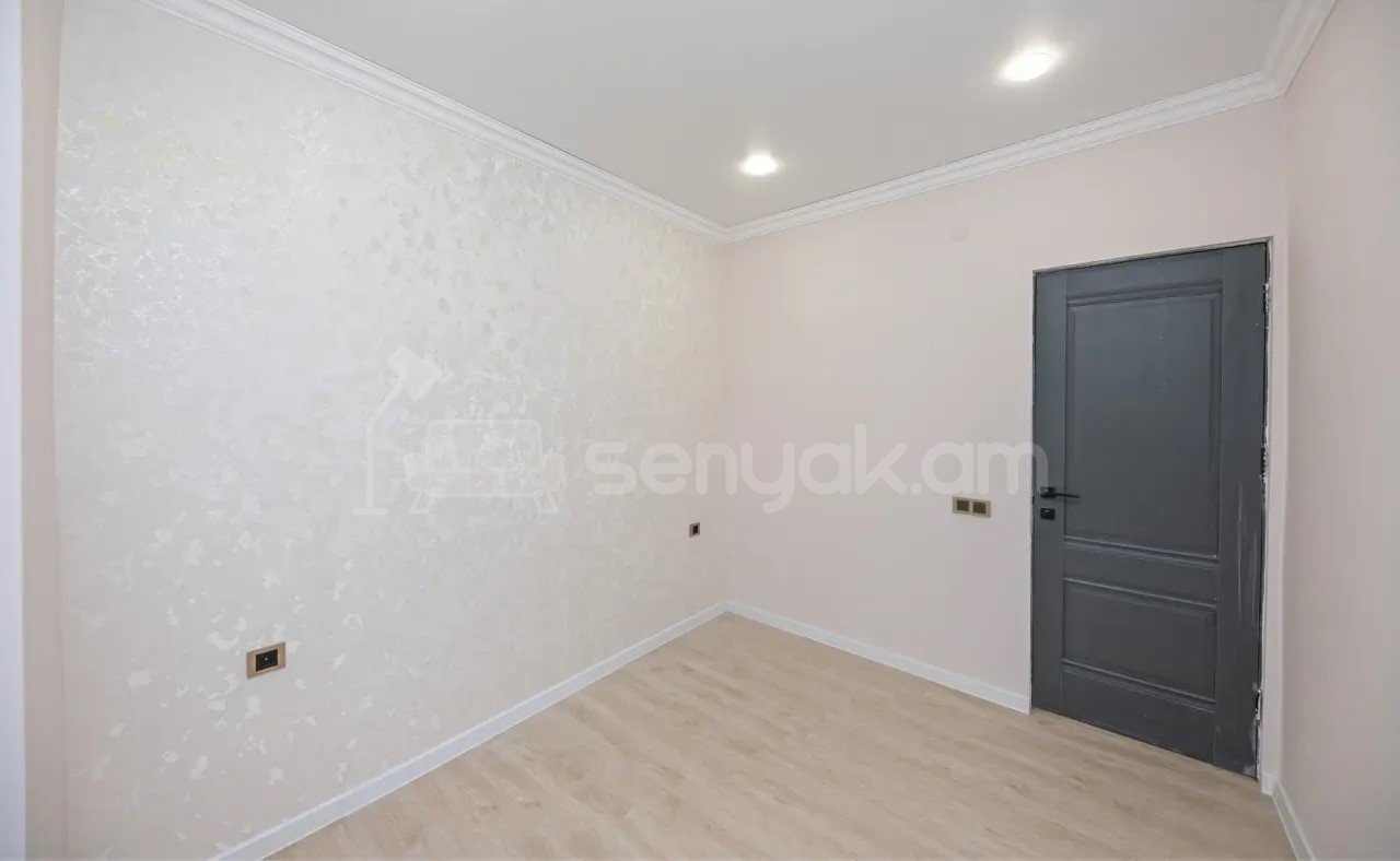 2 Սենյականոց Բնակարան, 42քմ, 2/9 հարկ, Կապիտալ Վերանորոգված
