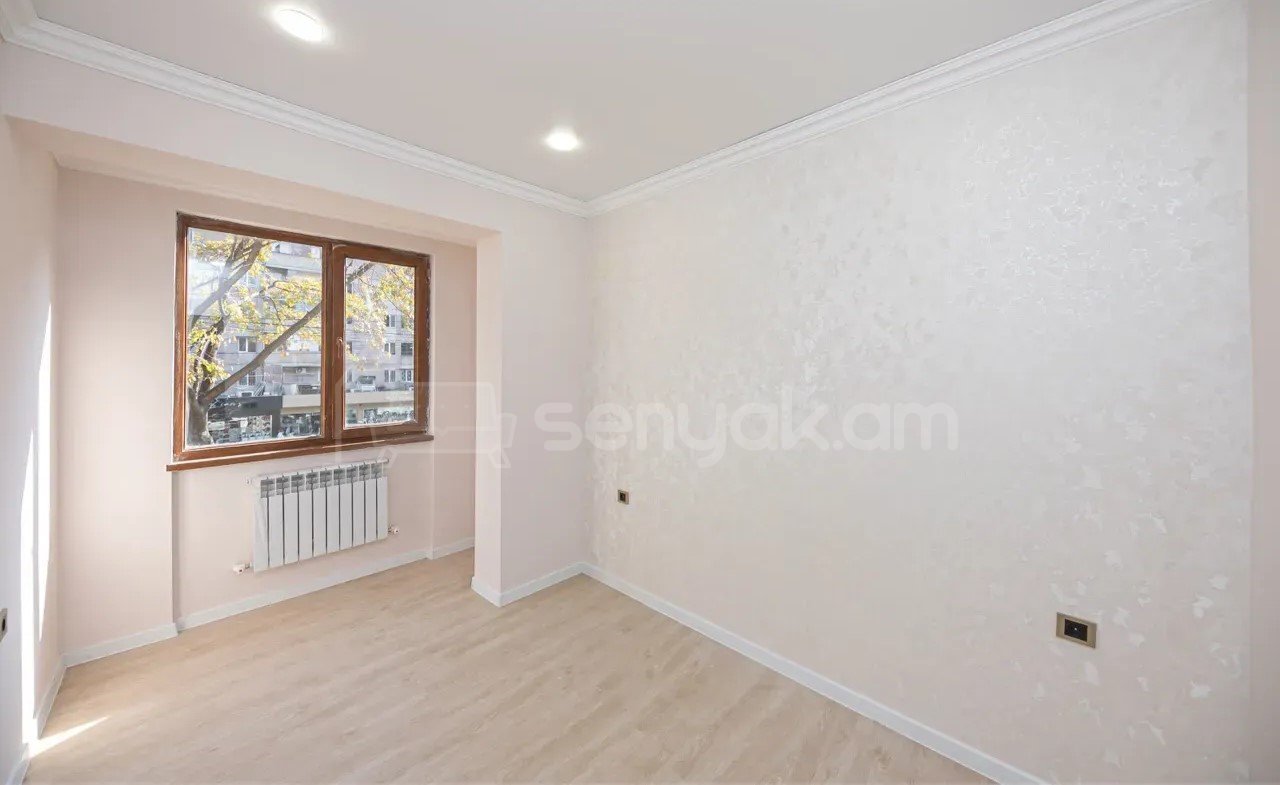 2 Սենյականոց Բնակարան, 42քմ, 2/9 հարկ, Կապիտալ Վերանորոգված