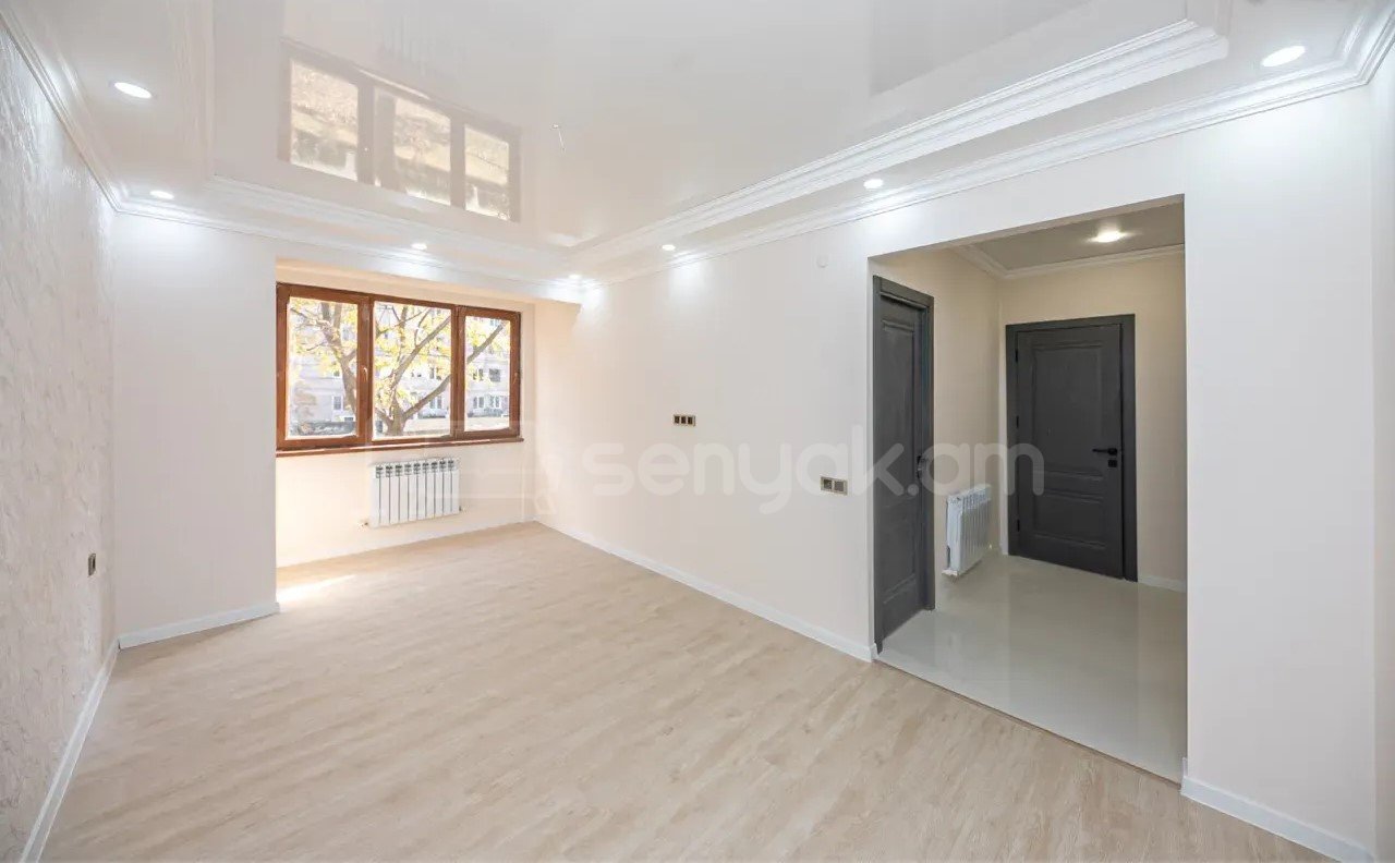 2 Սենյականոց Բնակարան, 42քմ, 2/9 հարկ, Կապիտալ Վերանորոգված