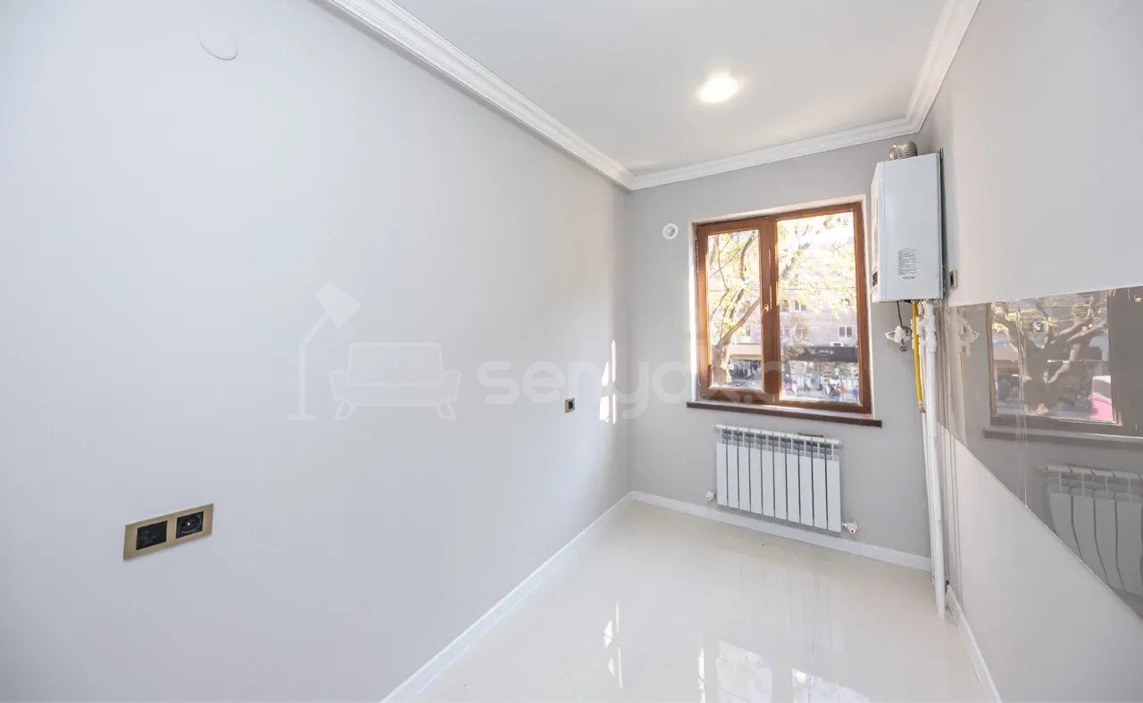 2 Սենյականոց Բնակարան, 42քմ, 2/9 հարկ, Կապիտալ Վերանորոգված