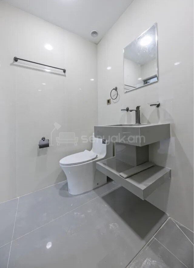 2 Սենյականոց Բնակարան, 34քմ, 2/9 հարկ, Կապիտալ Վերանորոգված