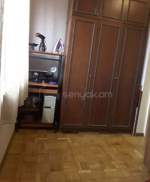 2 Սենյականոց Բնակարան Քարե Շենքում, 61քմ, 2/5 հարկ, Պետական Վիճակում