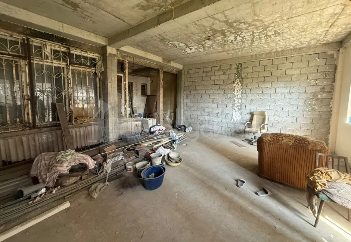 3 Սենյականոց Բնակարան Քարե Շենքում, 130քմ, 3/4 հարկ, Զրոյական Վիճակում