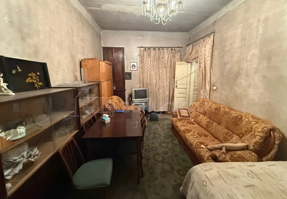 3 Սենյականոց Բնակարան Քարե Շենքում, 130քմ, 3/4 հարկ, Զրոյական Վիճակում