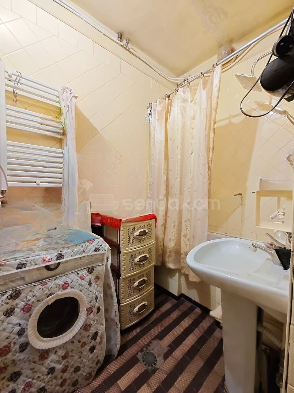 2 Սենյականոց Բնակարան Քարե Շենքում, 72քմ, 1/7 հարկ, Նորմալ Վիճակում