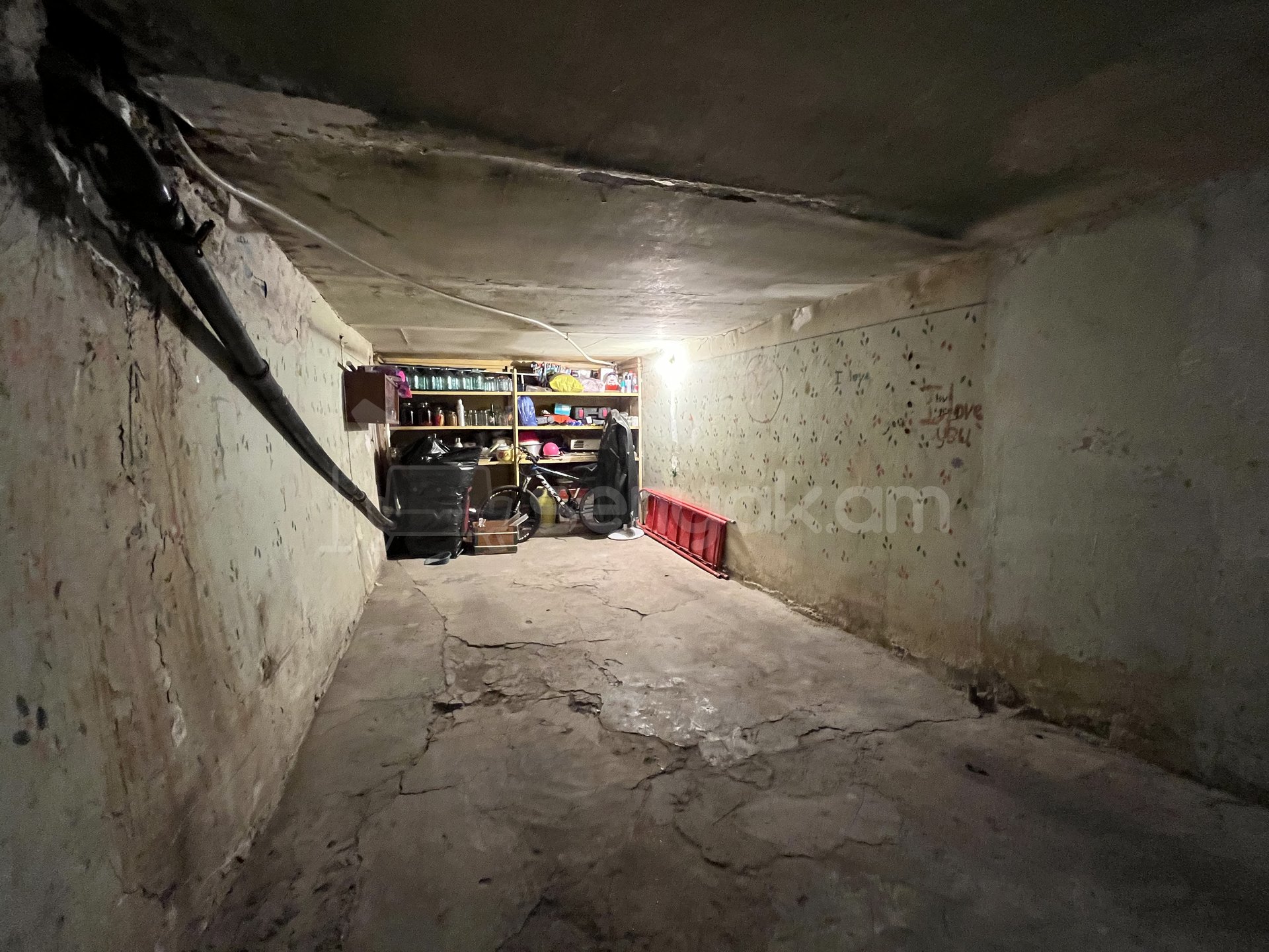 3 Սենյականոց Բնակարան Քարե Շենքում, 48քմ, 1/5 հարկ, Նորմալ Վիճակում