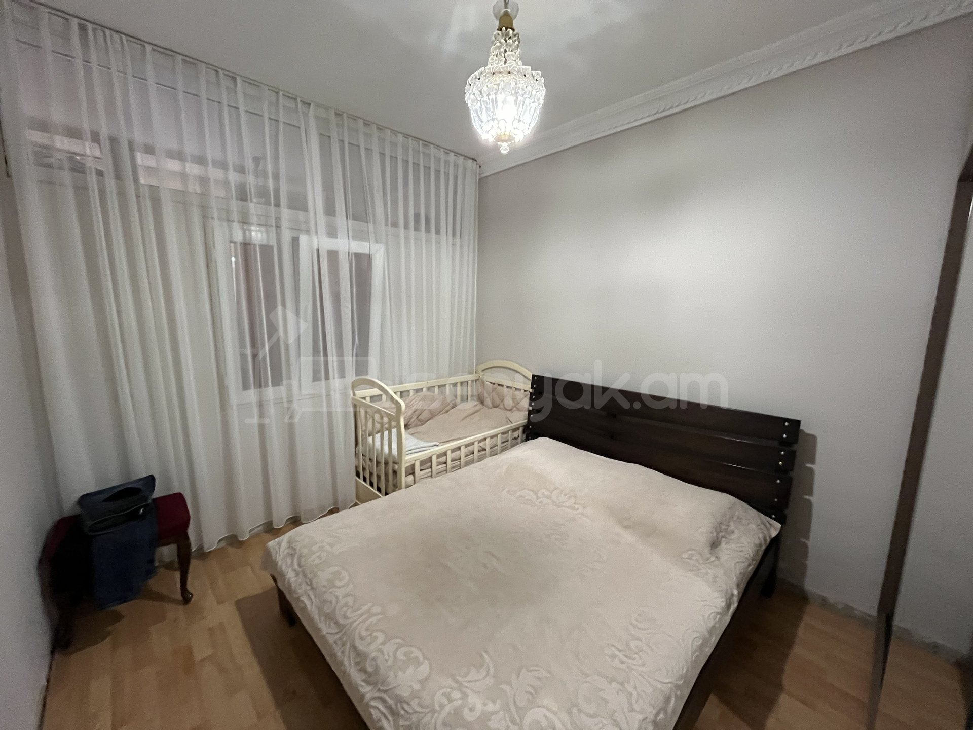 3 Սենյականոց Բնակարան Քարե Շենքում, 48քմ, 1/5 հարկ, Նորմալ Վիճակում