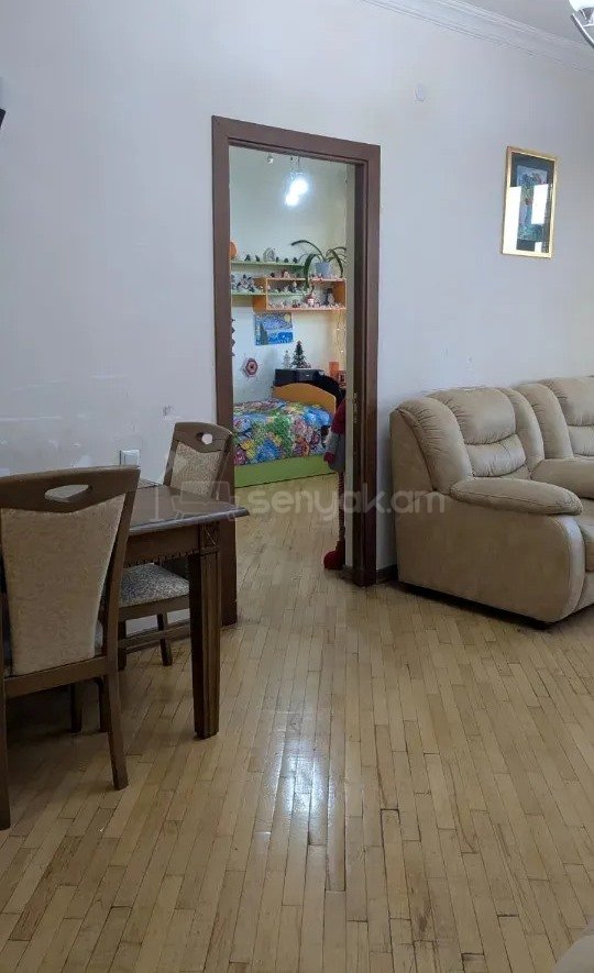 3 Սենյականոց Բնակարան Նորակառույցում, 95քմ, 3/10 հարկ, Նորմալ Վիճակում