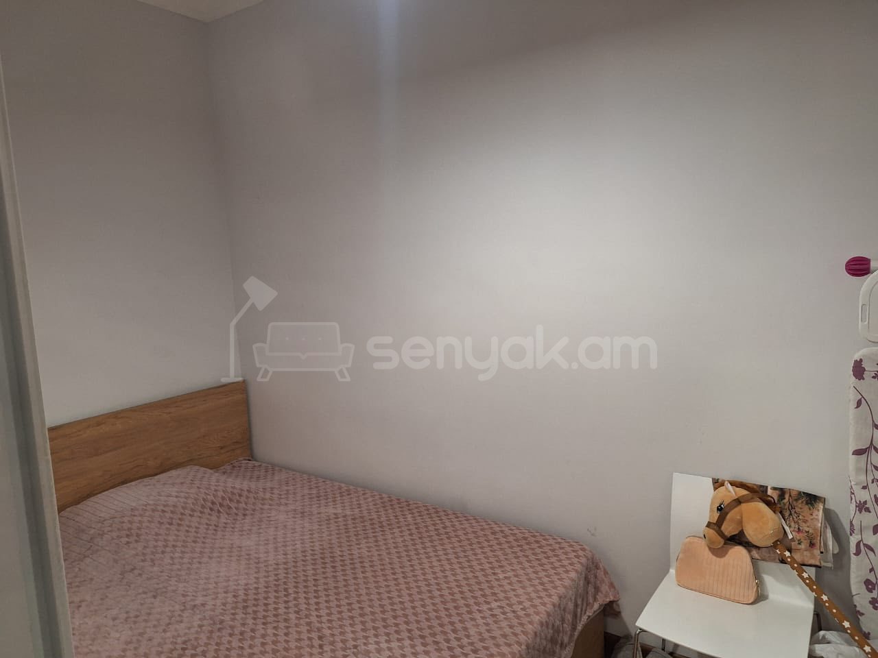 2 Սենյականոց Բնակարան Քարե Շենքում, 37քմ, 3/4 հարկ, Կապիտալ Վերանորոգված