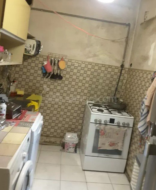 2 Սենյականոց Բնակարան Քարե Շենքում, 61քմ, 2/5 հարկ, Նորմալ Վիճակում