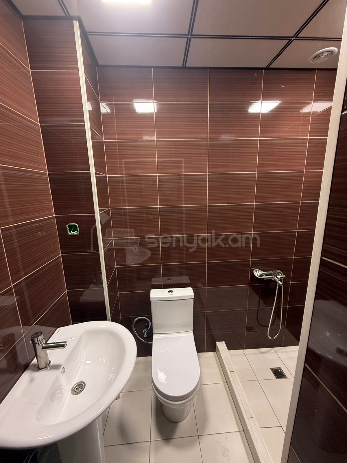 2 Սենյականոց Բնակարան Նորակառույցում, 40քմ, 1/2 հարկ, Նորմալ Վիճակում, Կահավորված, Արևկող