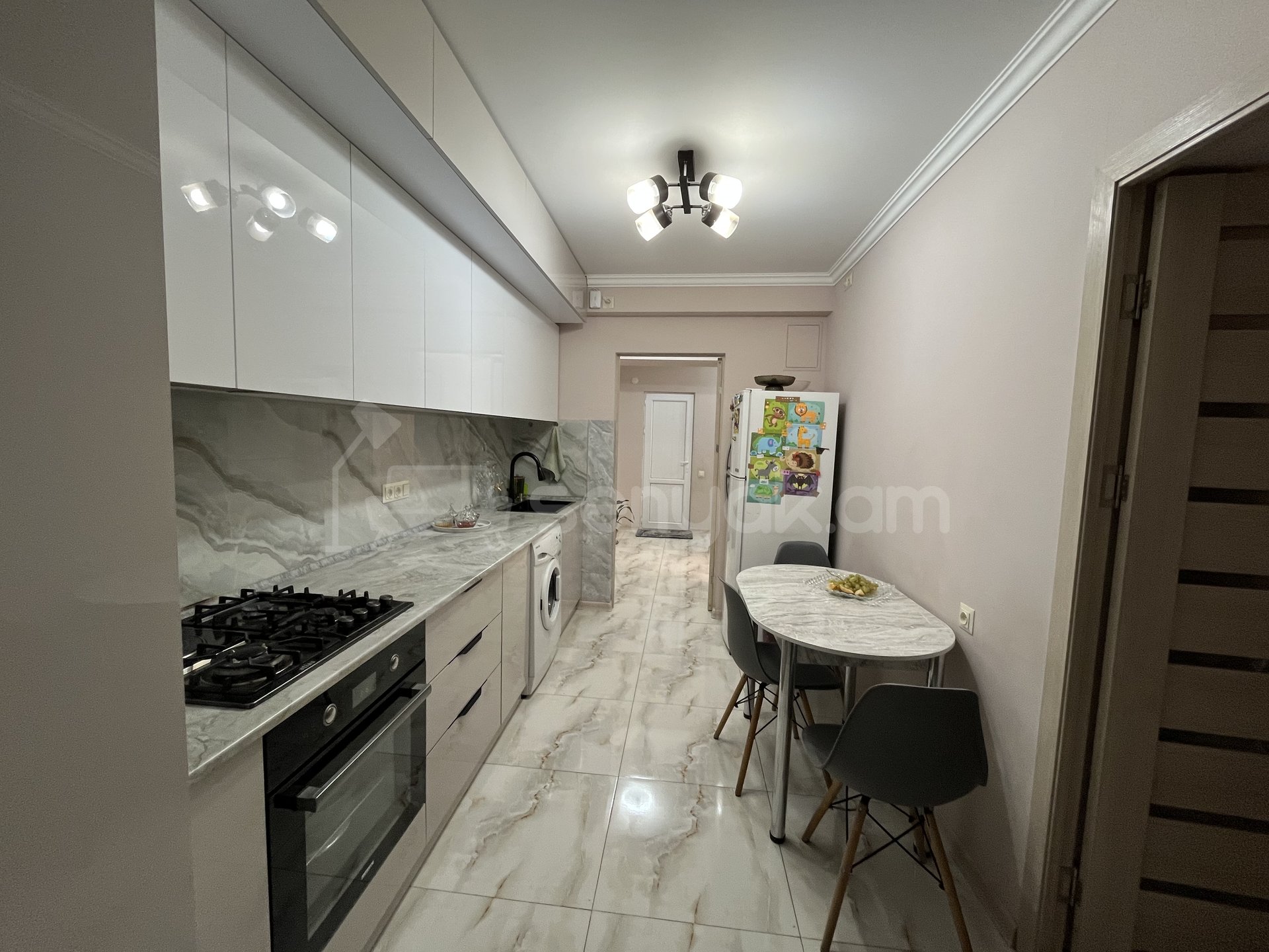 4 Սենյականոց Բնակարան, 81քմ, 11/14 հարկ, Կապիտալ Վերանորոգված