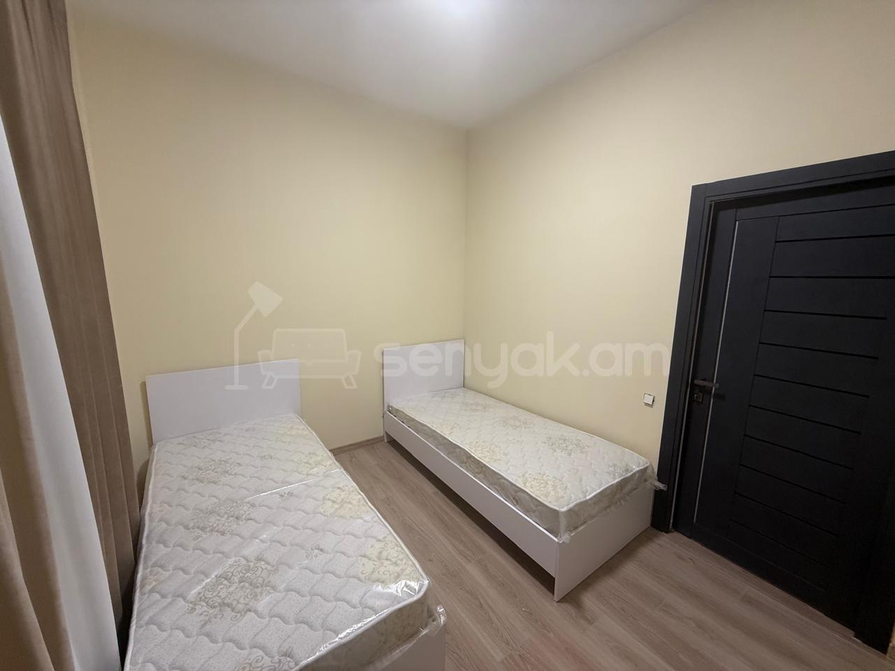 3 Սենյականոց Բնակարան Նորակառույցում, 65քմ, 2/2 հարկ, Նորմալ Վիճակում, Կահավորված, Արևկող