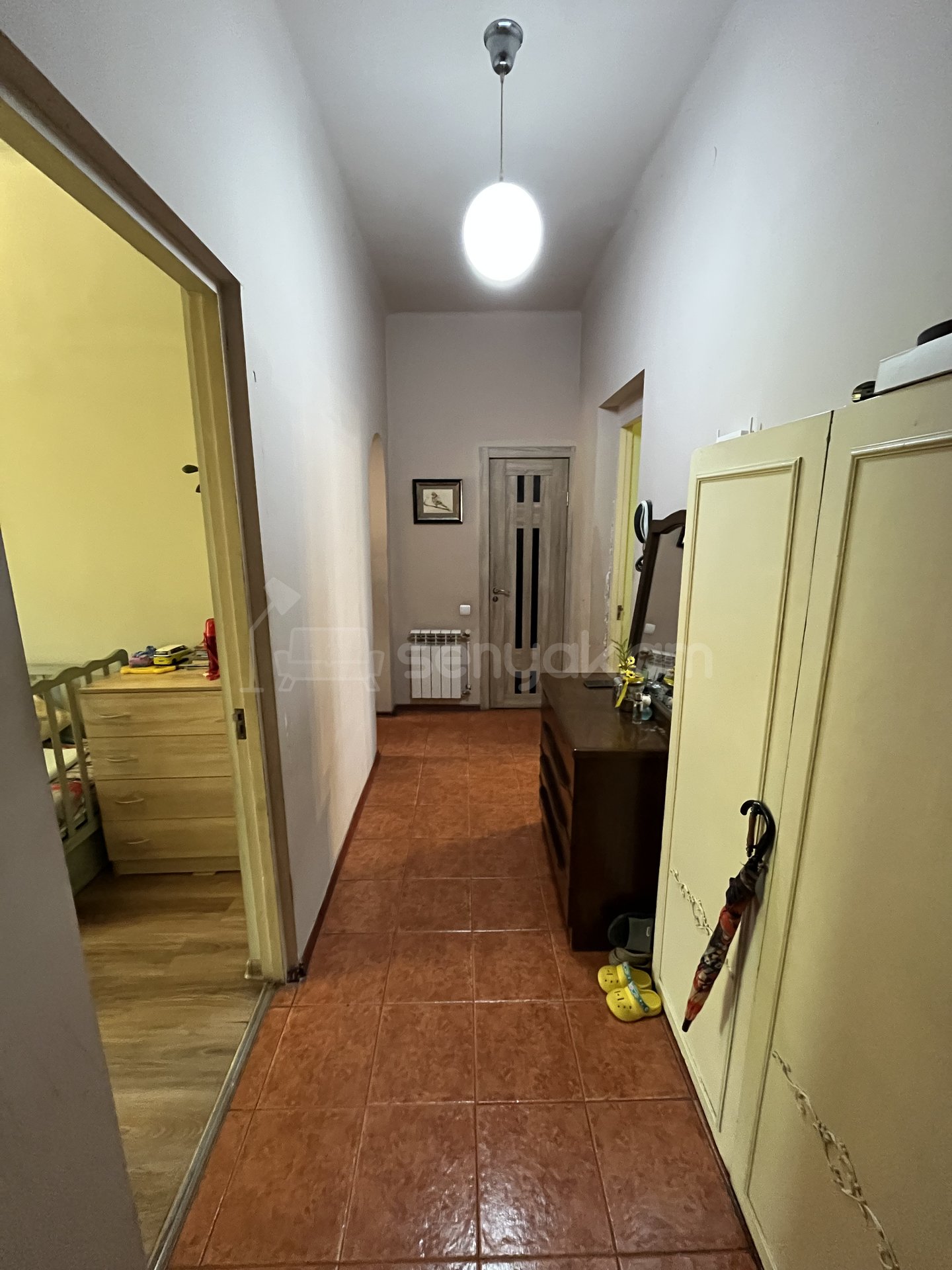 3 Սենյականոց Բնակարան Քարե Շենքում, 59քմ, 4/5 հարկ, Նորմալ Վիճակում