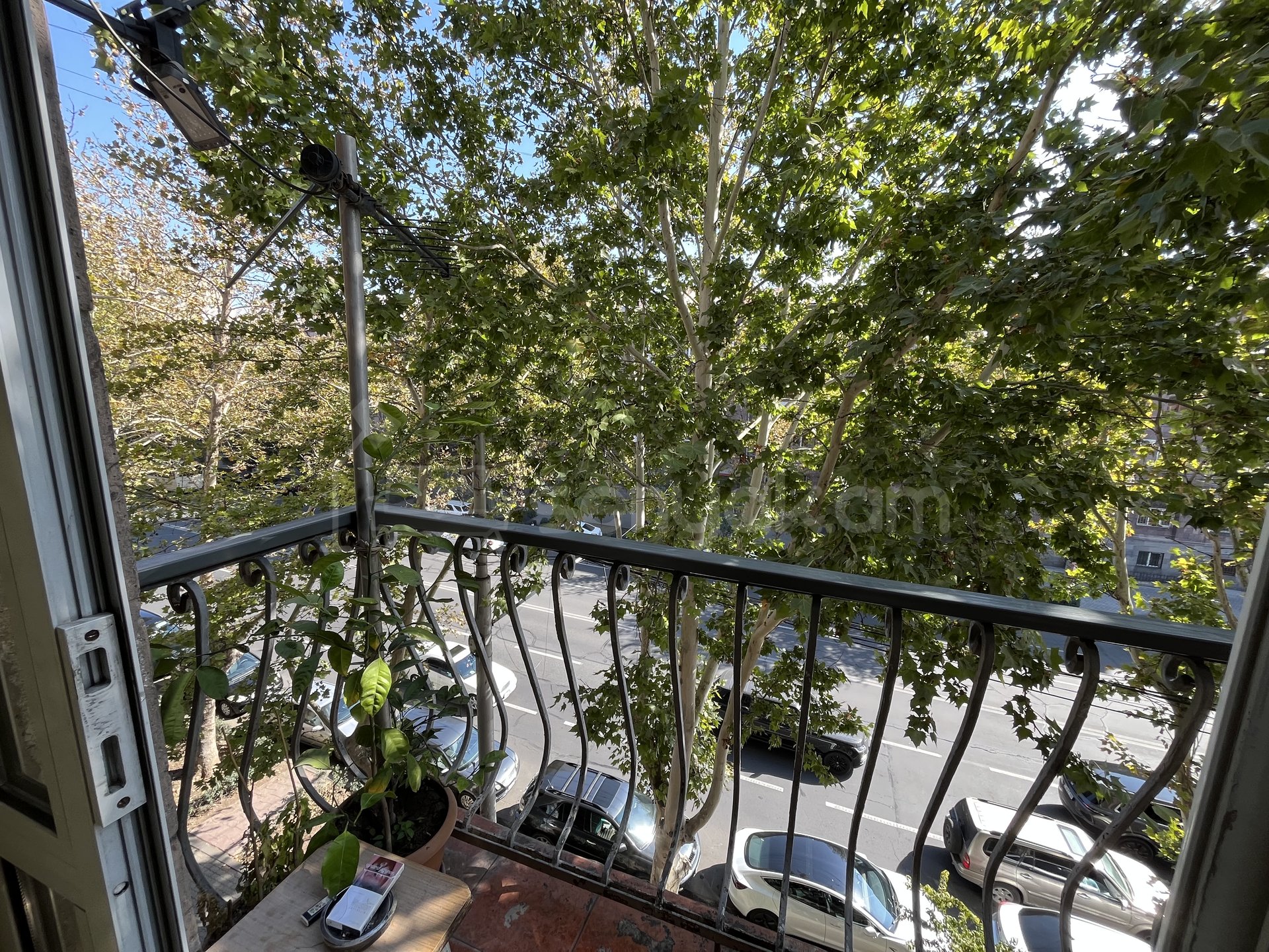 3 Սենյականոց Բնակարան Քարե Շենքում, 59քմ, 4/5 հարկ, Նորմալ Վիճակում