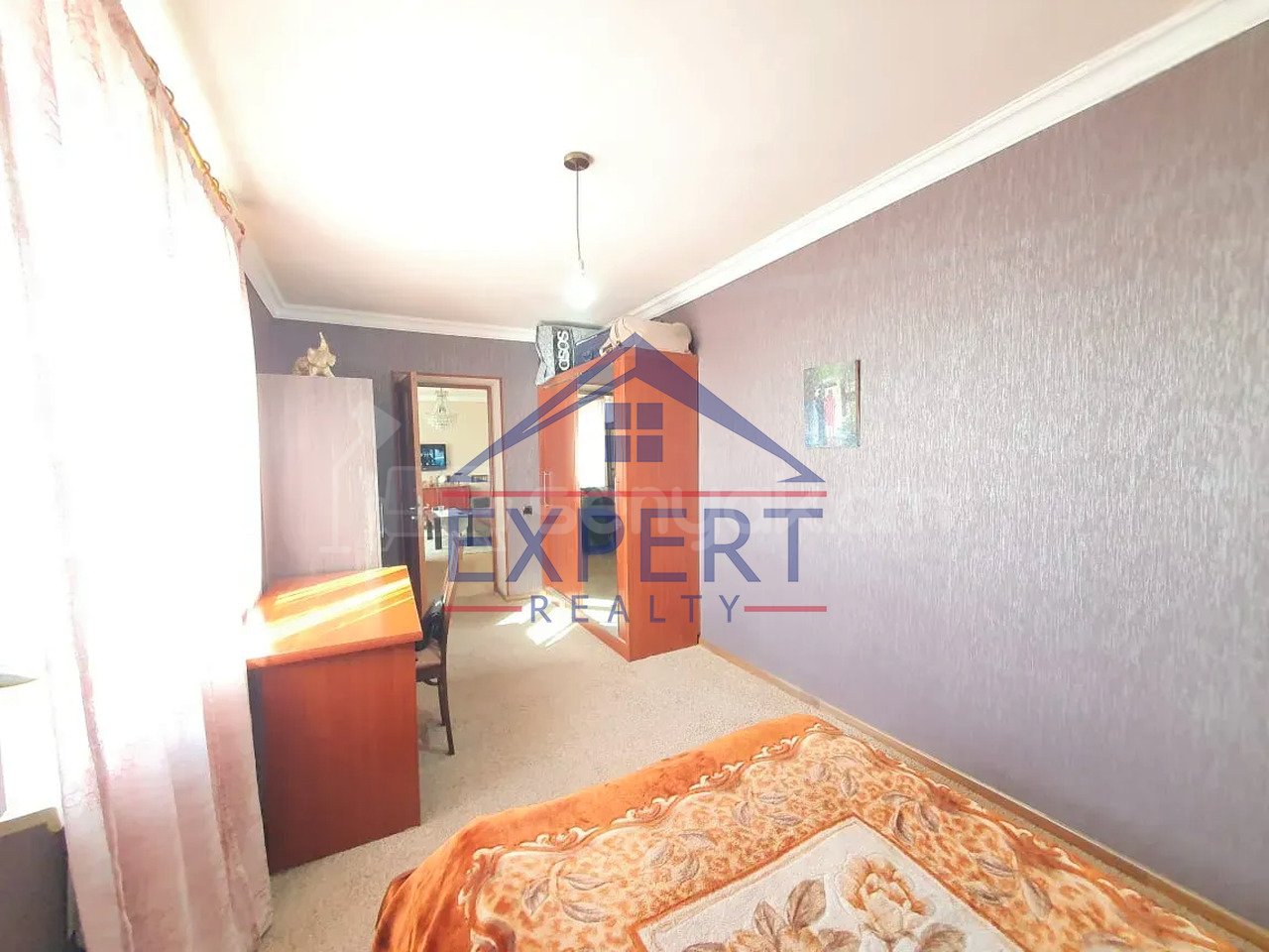 3 Սենյականոց Բնակարան Քարե Շենքում, 72քմ, 5/5 հարկ, Նորմալ Վիճակում