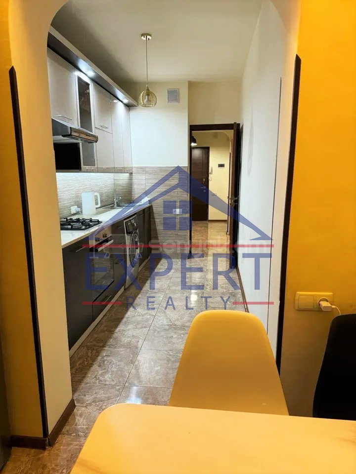 3 Սենյականոց Բնակարան, 79քմ, 2/9 հարկ, Կապիտալ Վերանորոգված