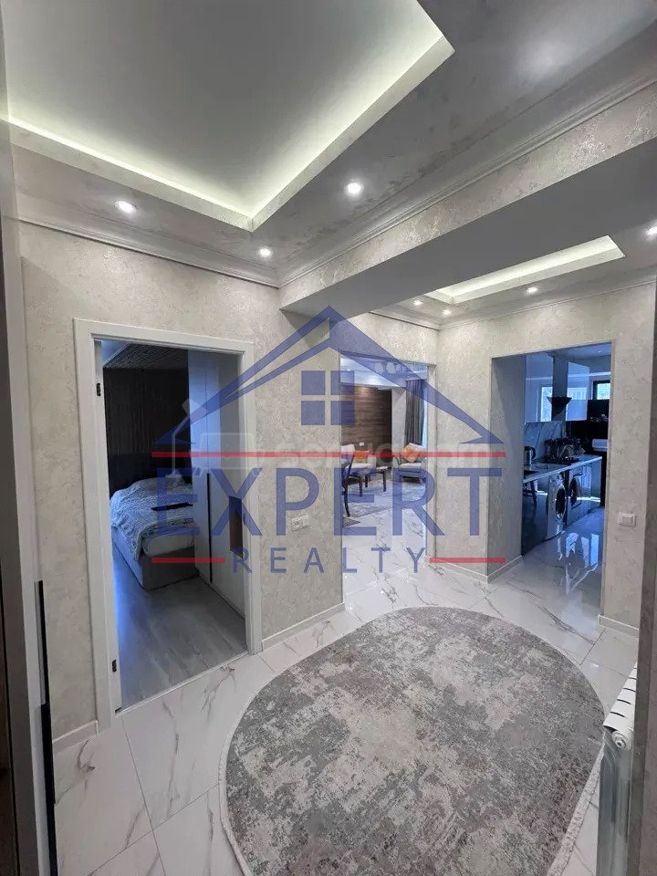 3 Սենյականոց Բնակարան Քարե Շենքում, 85քմ, 5/14 հարկ, Կապիտալ Վերանորոգված, Կահավորված, Արևկող