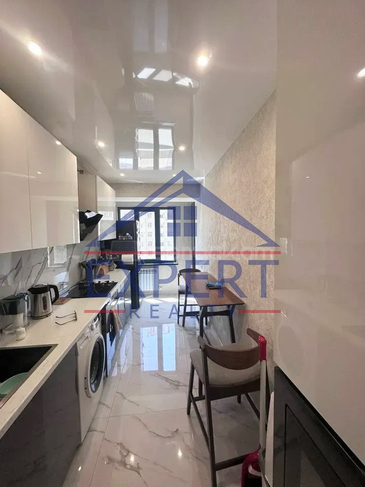 3 Սենյականոց Բնակարան Քարե Շենքում, 85քմ, 5/14 հարկ, Կապիտալ Վերանորոգված, Կահավորված, Արևկող