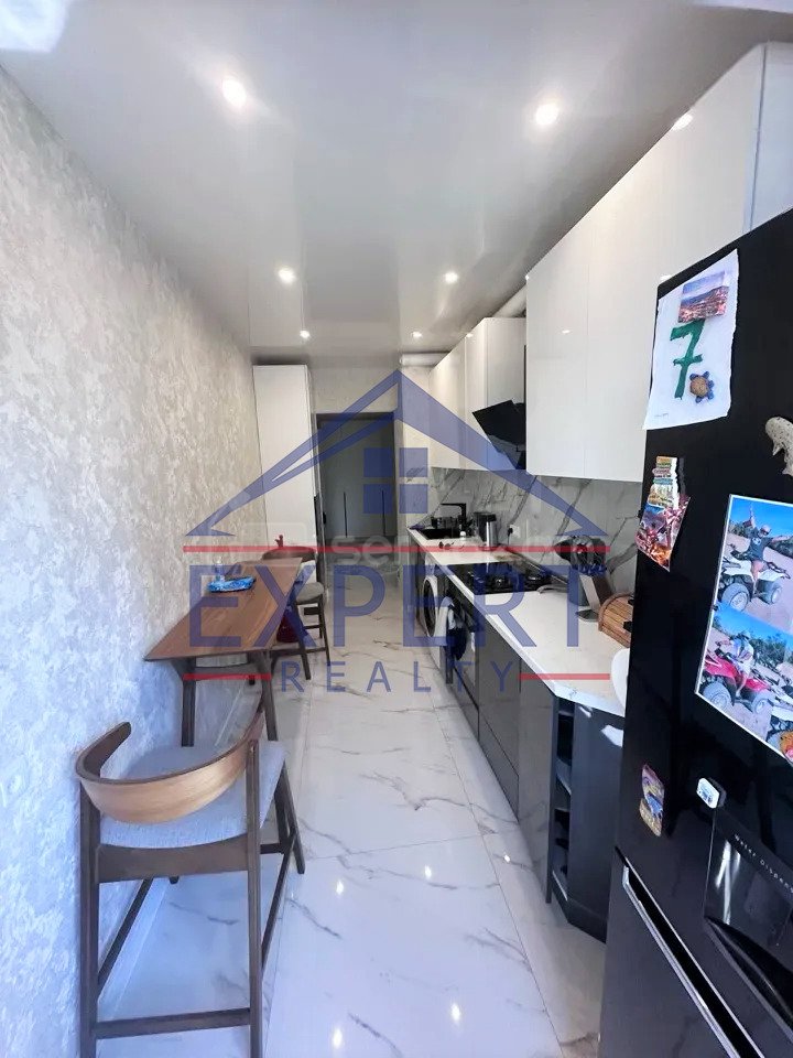 3 Սենյականոց Բնակարան Քարե Շենքում, 85քմ, 5/14 հարկ, Կապիտալ Վերանորոգված, Կահավորված, Արևկող