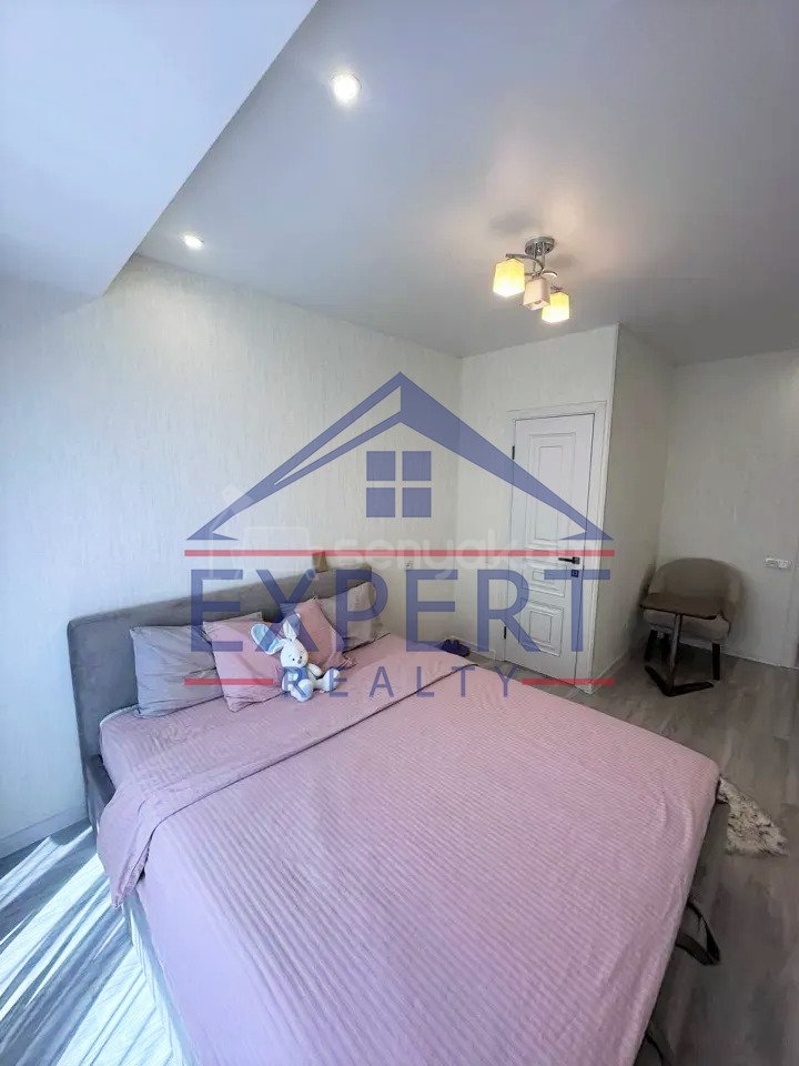 3 Սենյականոց Բնակարան Քարե Շենքում, 85քմ, 5/14 հարկ, Կապիտալ Վերանորոգված, Կահավորված, Արևկող