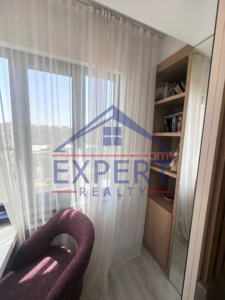 3 Սենյականոց Բնակարան Քարե Շենքում, 85քմ, 5/14 հարկ, Կապիտալ Վերանորոգված, Կահավորված, Արևկող