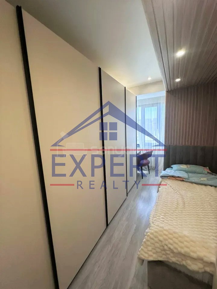 3 Սենյականոց Բնակարան Քարե Շենքում, 85քմ, 5/14 հարկ, Կապիտալ Վերանորոգված, Կահավորված, Արևկող