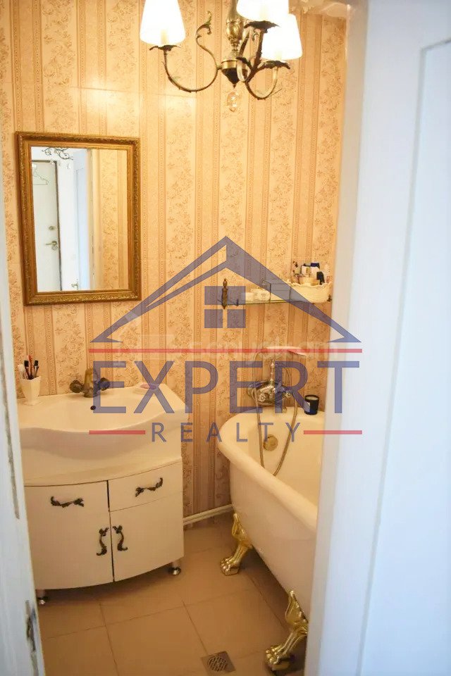 3 Սենյականոց Բնակարան, 74քմ, 6/9 հարկ, Նորմալ Վիճակում