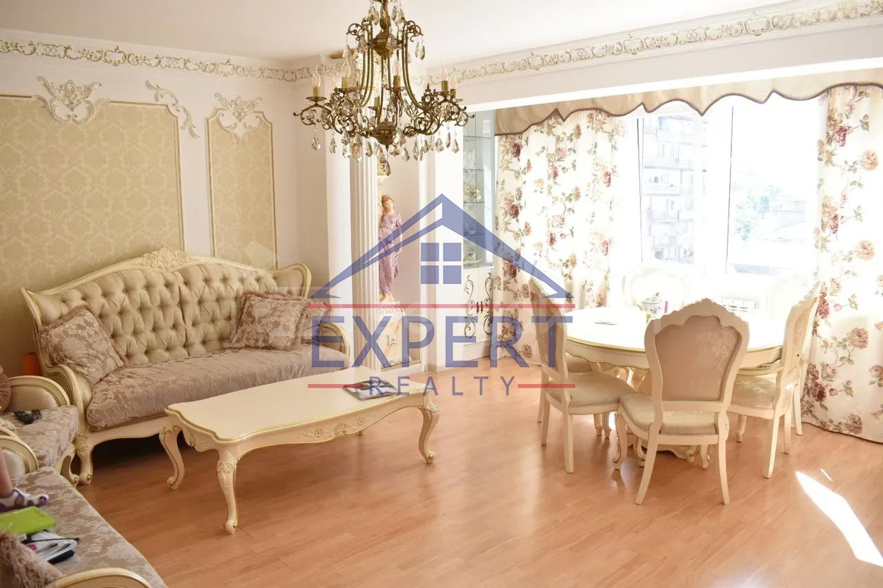 3 Սենյականոց Բնակարան, 74քմ, 6/9 հարկ, Նորմալ Վիճակում