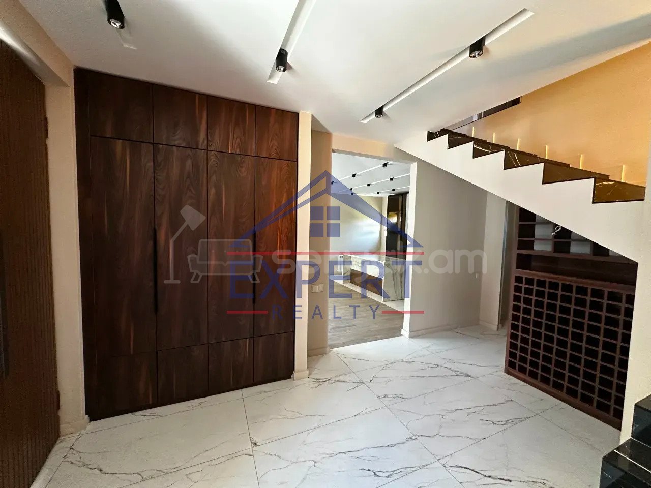 4 Սենյականոց Սեփական Տուն, 160քմ, Դիզայներական Վերանորոգված, Ավտոտնակով