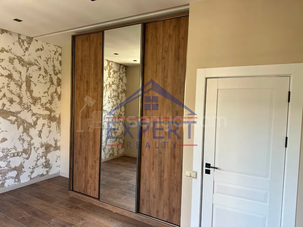 4 Սենյականոց Սեփական Տուն, 160քմ, Դիզայներական Վերանորոգված, Ավտոտնակով