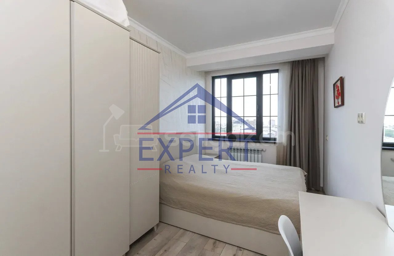 2 Սենյականոց Բնակարան Քարե Շենքում, 44քմ, 5/5 հարկ, Կապիտալ Վերանորոգված