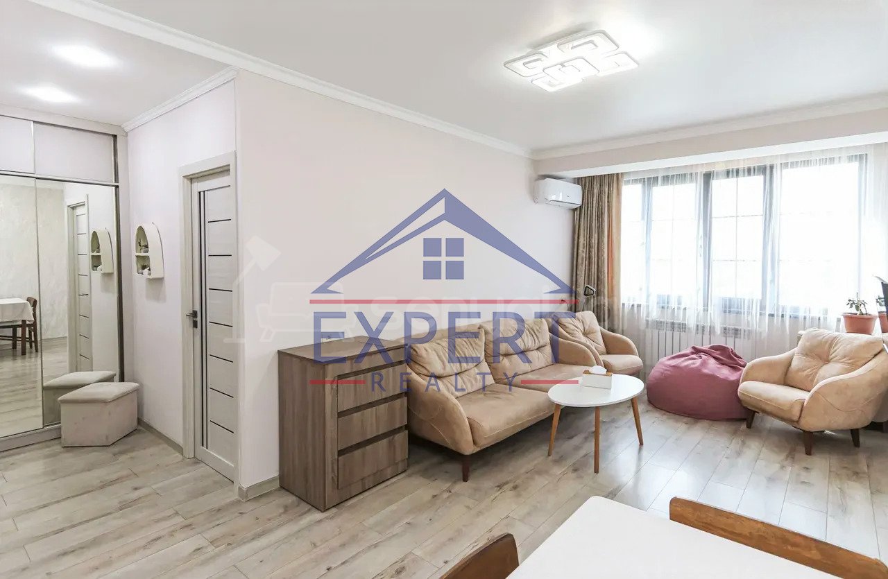 2 Սենյականոց Բնակարան Քարե Շենքում, 44քմ, 5/5 հարկ, Կապիտալ Վերանորոգված