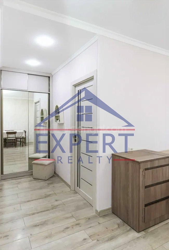 2 Սենյականոց Բնակարան Քարե Շենքում, 44քմ, 5/5 հարկ, Կապիտալ Վերանորոգված