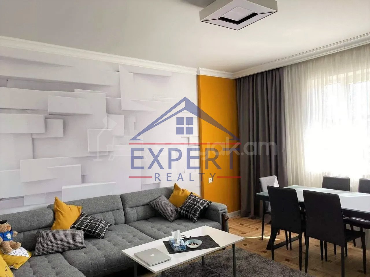 3 Սենյականոց Բնակարան, 70քմ, 7/12 հարկ, Կապիտալ Վերանորոգված