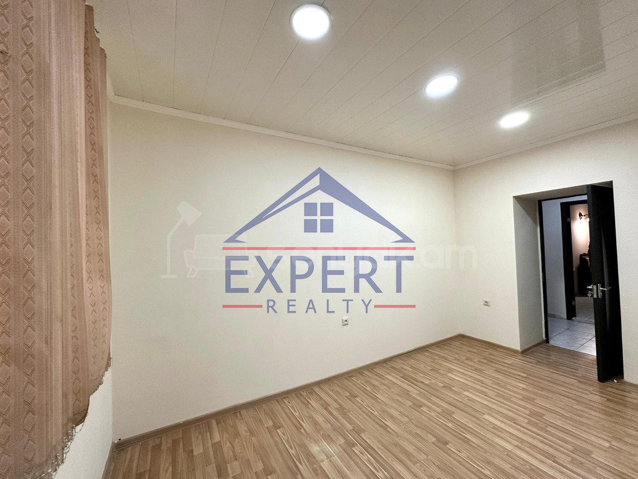 Օֆիսային Տարածք, 90քմ, Կապիտալ Վերանորոգված