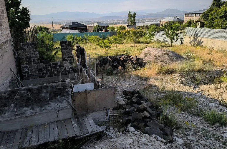 Բնակելի Նշանակության Հողատարածք, 525քմ, Խմելու Ջրով, Էլեկտրականությամբ