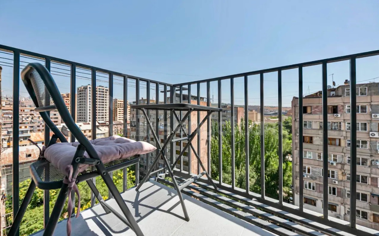 3 Սենյականոց Բնակարան, 99քմ, 9/9 հարկ, Դիզայներական Վերանորոգված, Կահավորված, Արևկող