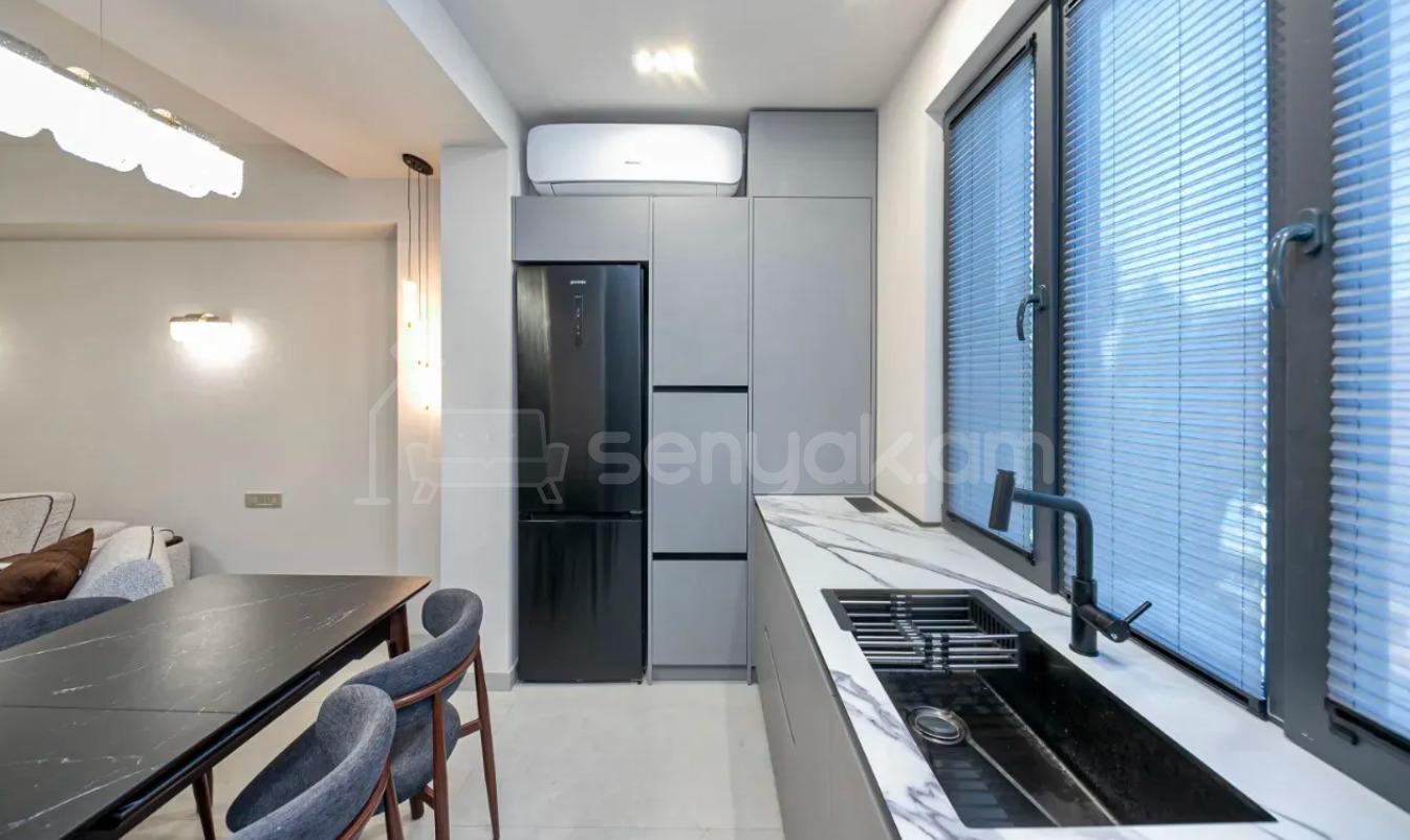 3 Սենյականոց Բնակարան, 99քմ, 9/9 հարկ, Դիզայներական Վերանորոգված, Կահավորված, Արևկող