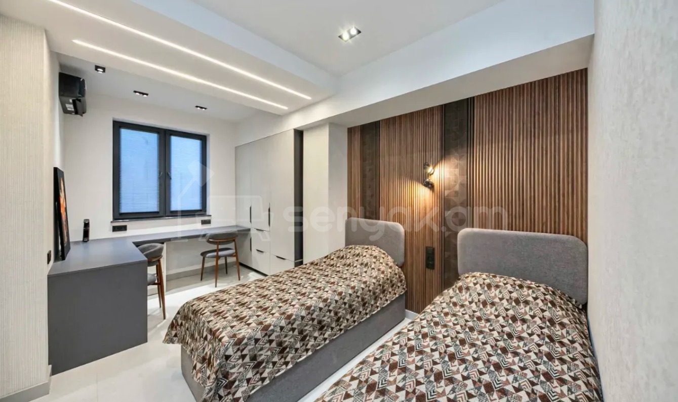 3 Սենյականոց Բնակարան, 99քմ, 9/9 հարկ, Դիզայներական Վերանորոգված, Կահավորված, Արևկող